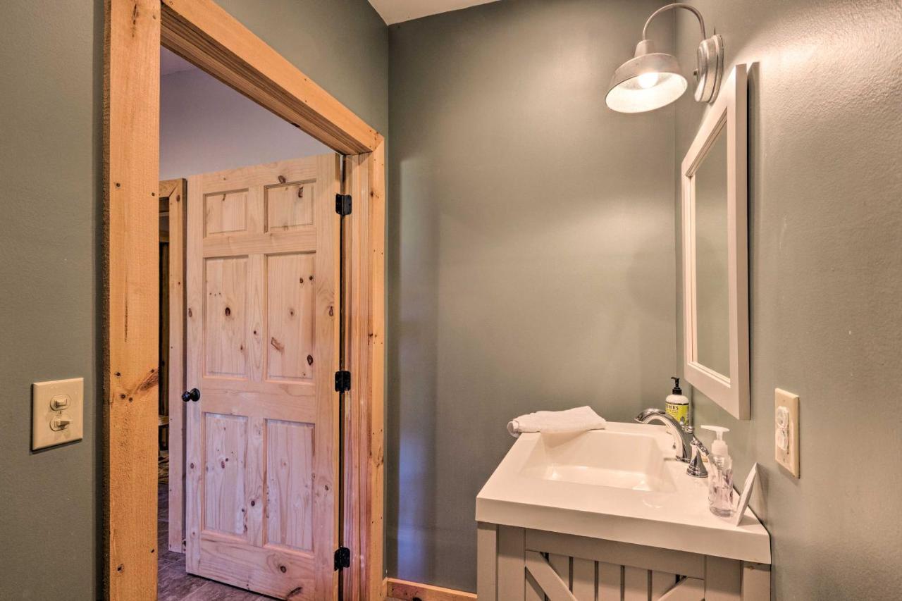 Pet-Friendly Blue Ridge, Cherokee Forest Retreat! Greeneville Екстериор снимка
