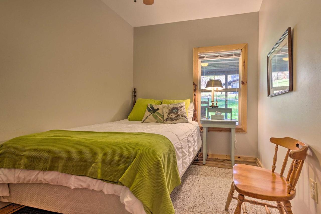 Pet-Friendly Blue Ridge, Cherokee Forest Retreat! Greeneville Екстериор снимка